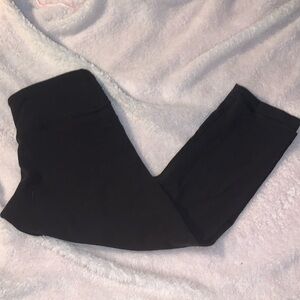 Lululemon size 6 black crop 17” leggings